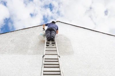 Peinture extérieure à Puget-Rostang — façades et ravalement